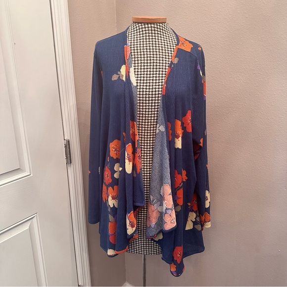 LuLaRoe Tops - Lularoe NWT Blue Long Sleeve Kimono
